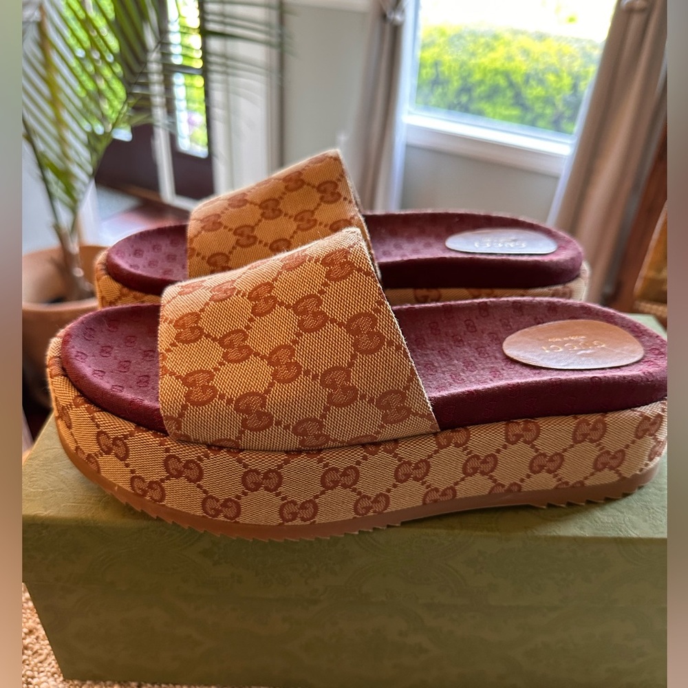 Gucci platform slide sandal